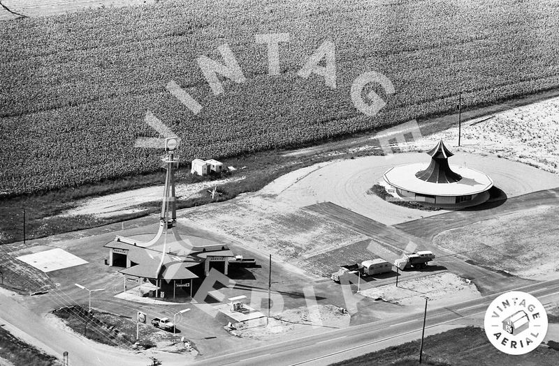 Schumms Restaurant and Lounge - 1963